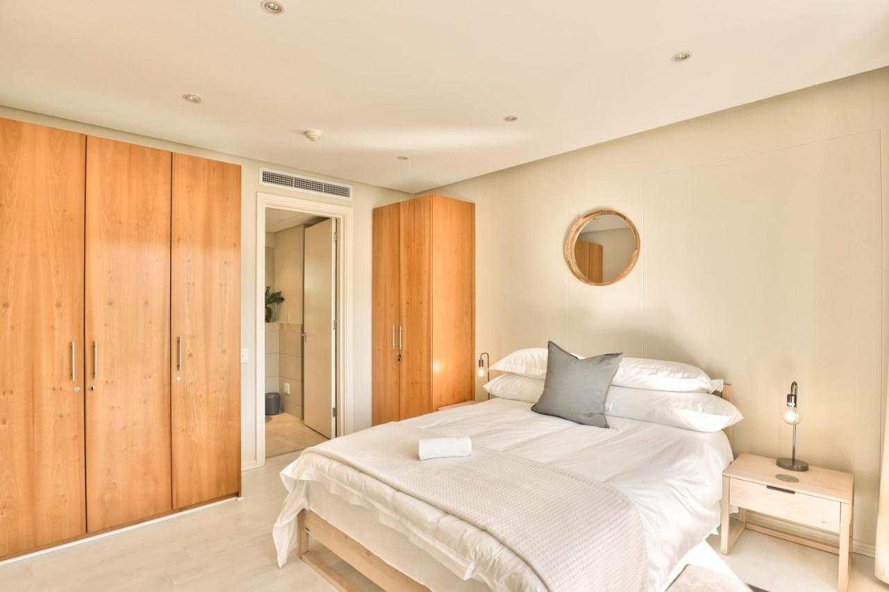 Elegant V&A Waterfront Canal Apartment Cape Town Exterior photo